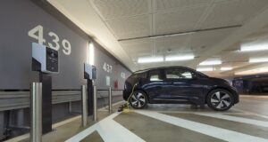 Aυτοκίνητο: Οι περισσότερες χώρες της ΕΕ έχουν μείνει πίσω στις υποδομές φόρτισης ηλεκτρικών αυτοκινήτων